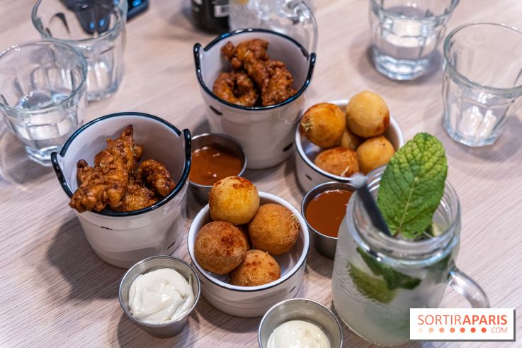 Jòia Bun - restaurant de burgers - Hélène Darroze - croquetas fourrées aux macaronis au fromage - poulet frit