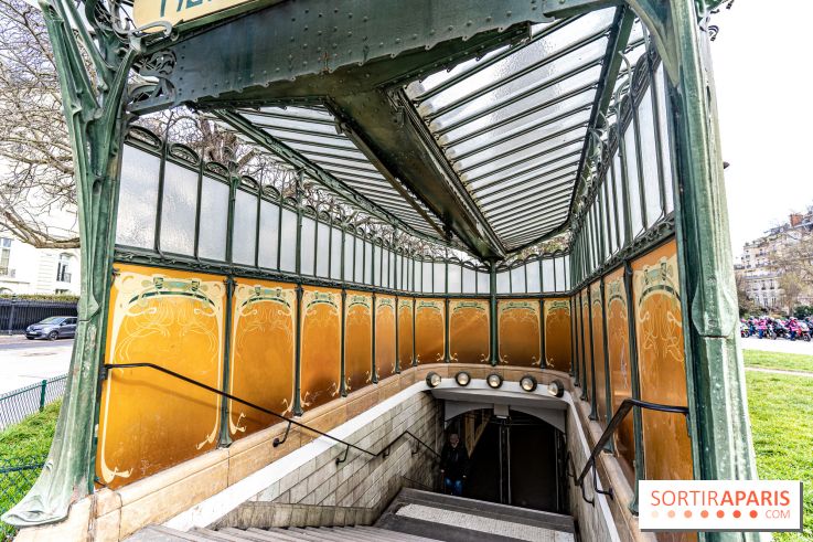  Le dernier édicule de type B d'Hector Guimard - Métro Porte Dauphine  -  A7C5190