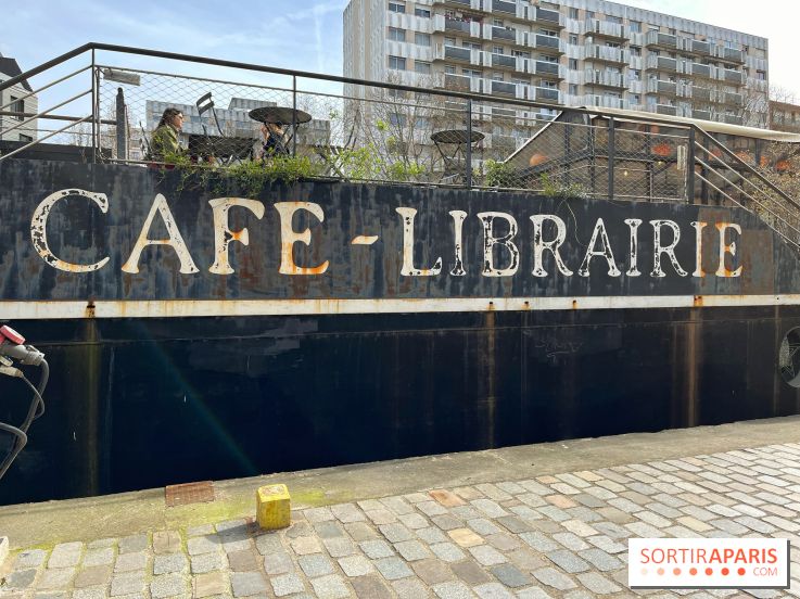 L'eau et les rêves, la péniche-librairie botanique sur le Canal de l’Ourcq