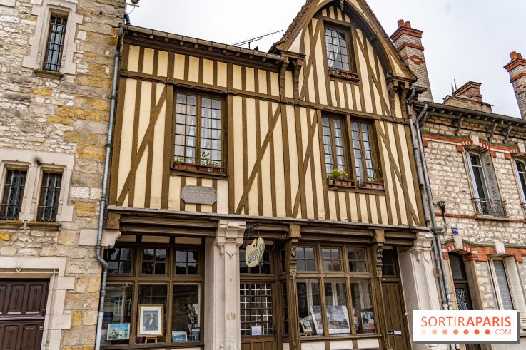 Moret-sur-Loing - citée médiévale - plus beaux détours de France