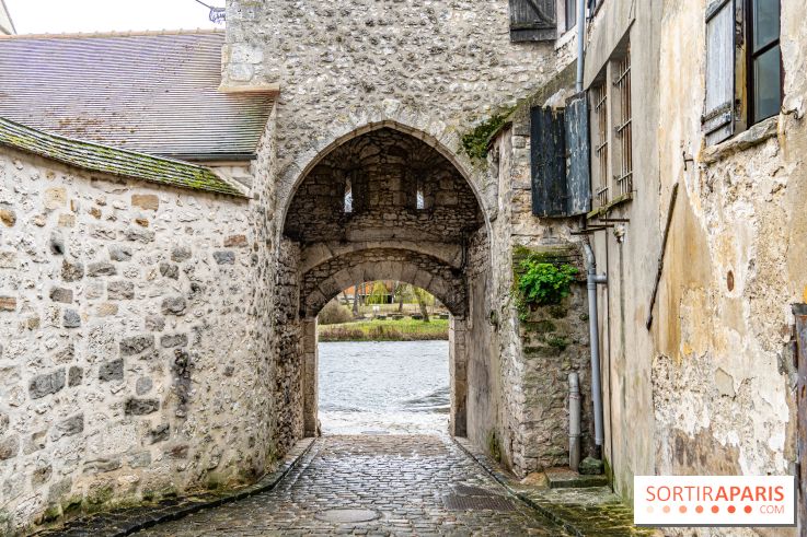 Moret-sur-Loing - citée médiévale - plus beaux détours de France