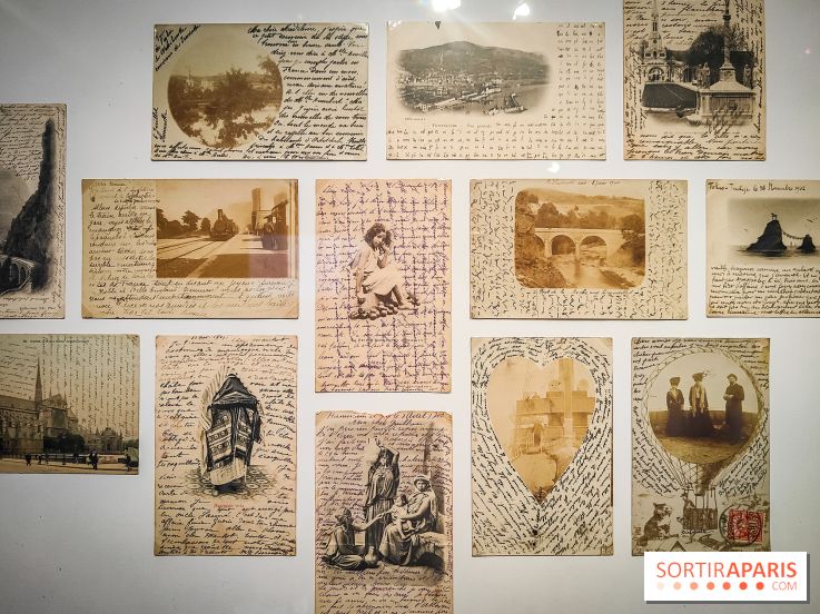 Nouvelles du paradis, la carte postale de vacances : l'exposition ensoleillée au Musée de la Poste