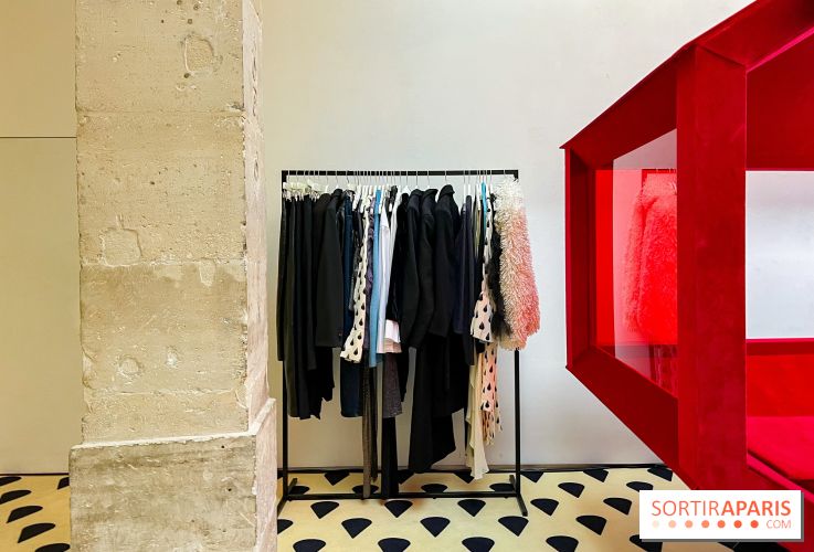 Le pop-up store évènement de H&M Studio dans une galerie d'art - Paris Fashion Week
