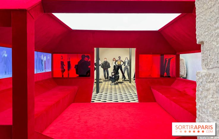 Le pop-up store évènement de H&M Studio dans une galerie d'art - Paris Fashion Week