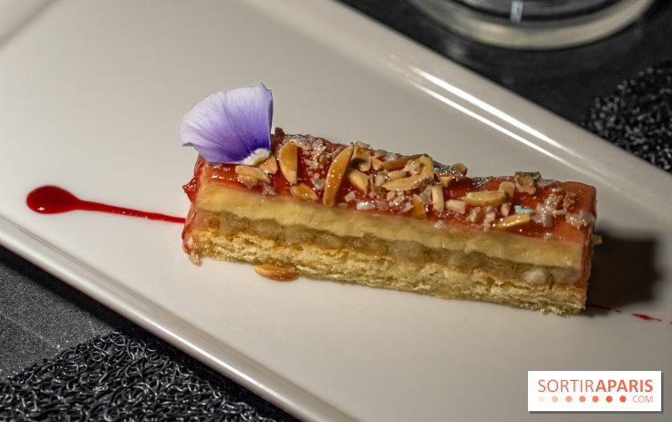 Bus Saint Germain 1920 - dîner dans un bus en traversant Paris  -  A7C3712