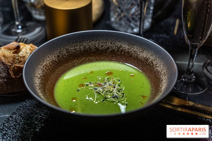 Bus Saint Germain 1920 - dîner dans un bus en traversant Paris  -  A7C3623