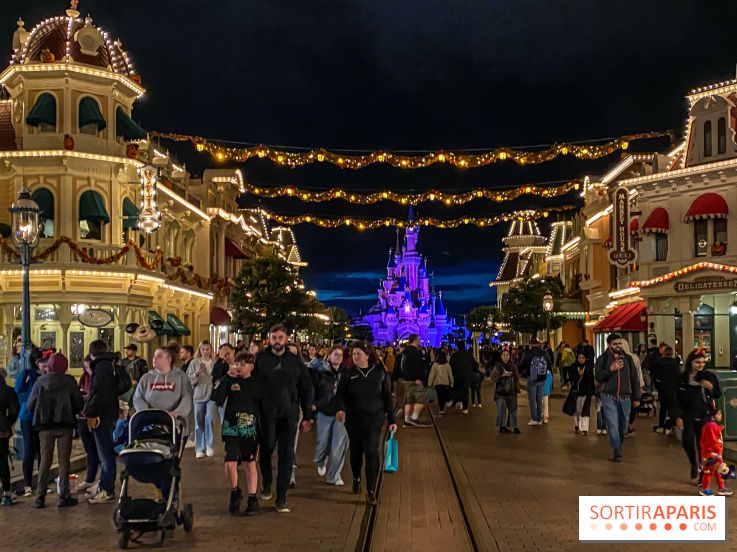 Halloween 2023 Disneyland Paris - Main Street nuit