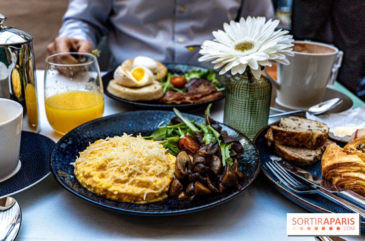 Le brunch à volonté des Jardins du Faubourg par Davide Pecorella - oeufs brouillés