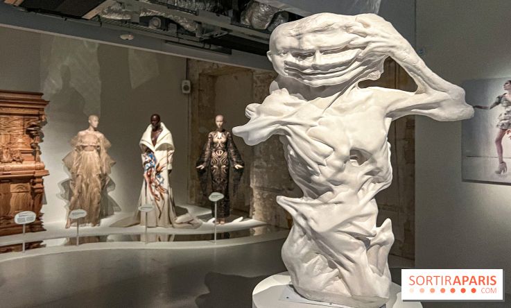 L’exposition retrospective de la créatrice de mode Iris Van Herpen au Musée des Arts Décoratifs - image00117