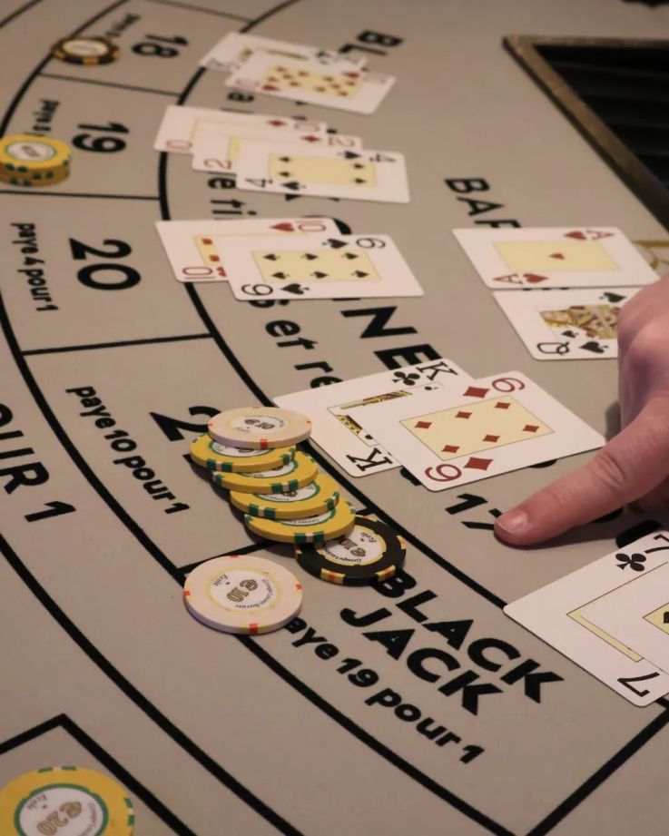 Club Barrière Paris : place forte du jeu sur les Champs-Elysées