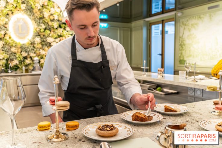 Le tea time du Bar à desserts de Ladurée Champs-Elysées -  A7C2274