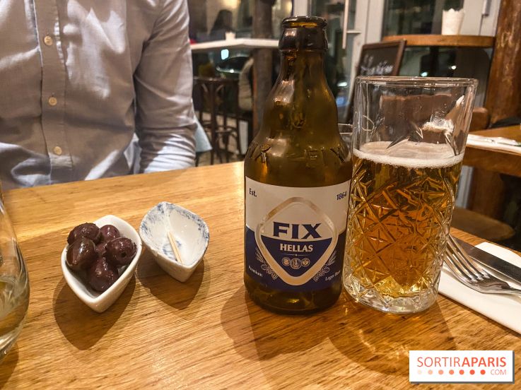 Etsi, la taverne grecque parisienne à découvrir dans le 18e