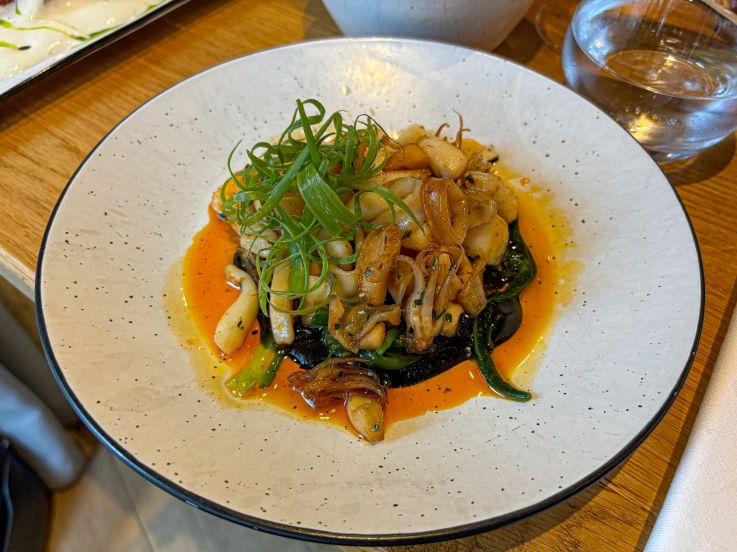 Zincou : le restaurant de vins et tapas aux recettes travaillées 