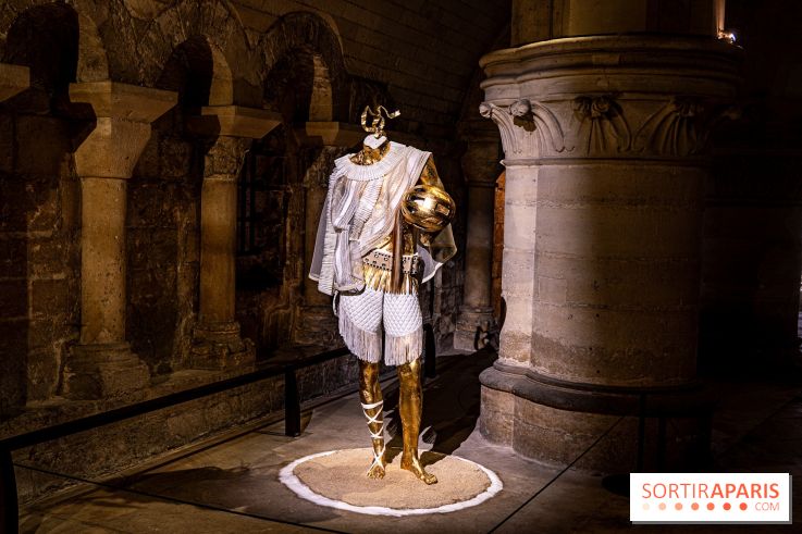 La Trêve la Basilique Saint-Denis, l'exposition costumes et photos de Sophie Comtet Kouyaté en mode jeux Olympique en Grèce Antique - A7C0648 HDR