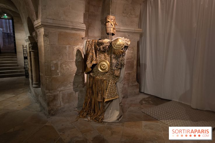 La Trêve la Basilique Saint-Denis, l'exposition costumes et photos de Sophie Comtet Kouyaté en mode jeux Olympique en Grèce Antique