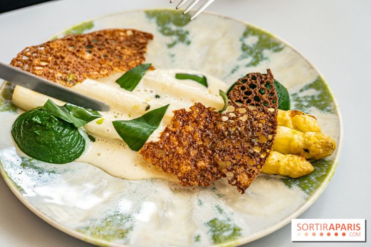 Le Café Mirette, l'excellent resto à la Fondation Pernod, côté Gare Saint-Lazare - asperges blanches