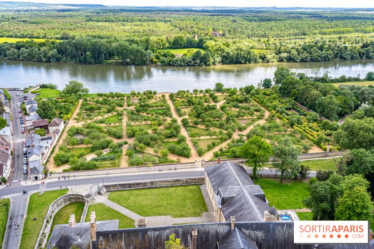 Le Château de la Roche Guyon, le château troglodyte dans le Val-d'Oise - 95 -  vue Jardin potager