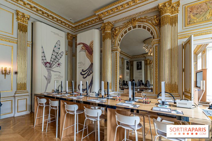 Exposition 'Bijoux de Scène de la Comédie Française' à l'hôtel historique de Mercy-Argenteau qui se dévoile