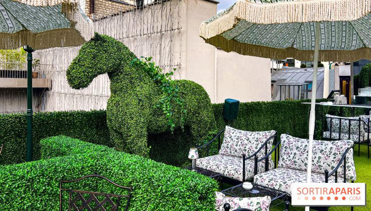 Le Marta, le bar à cocktails perché sur le rooftop de l'Hôtel Barrière Fouquet's Paris tout l'été