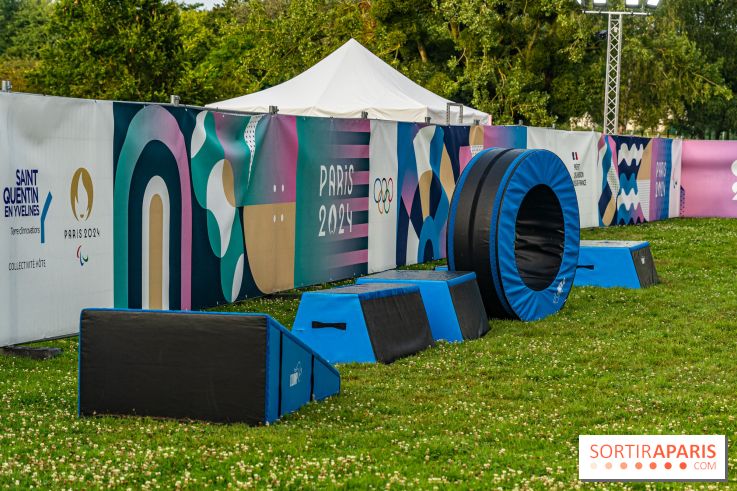 La Fan zone de Saint-Quentin en Yveli!nes, soirée Ofenbach et drones -  A7C0327