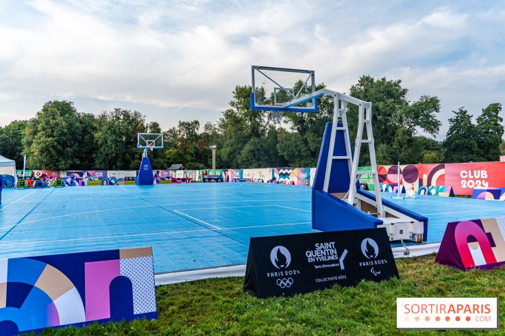 La Fan zone de Saint-Quentin en Yveli!nes, soirée Ofenbach et drones -  A7C0331