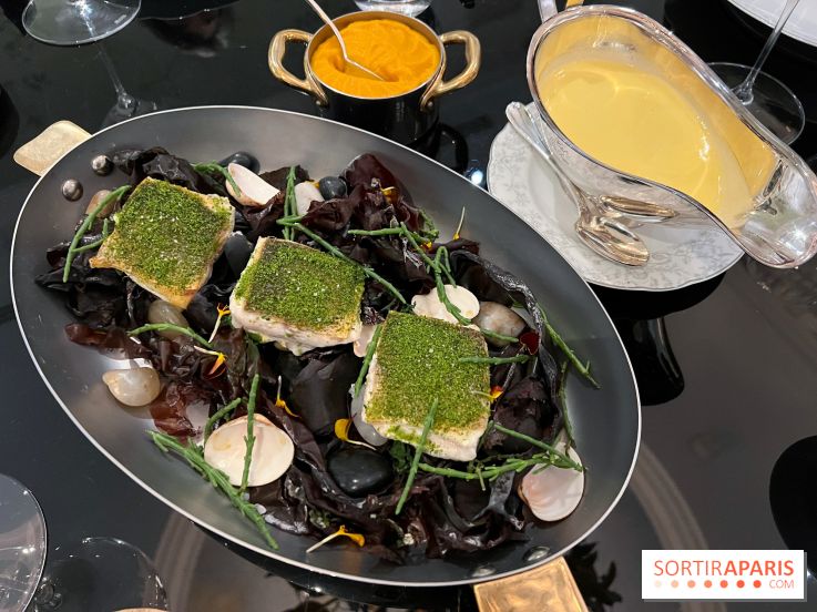 Le Grand Diner, Hôtel San Régis - Loup de mer en persillade