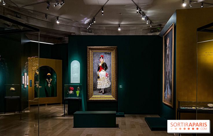 Bijoux de scène de l'Opéra de Paris : l'exposition de parures merveilleuses au Palais Garnier
