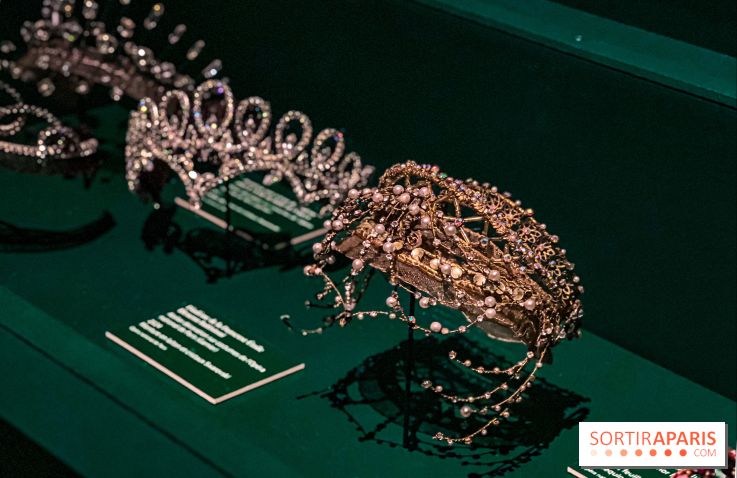 Bijoux de scène de l'Opéra de Paris : l'exposition de parures merveilleuses au Palais Garnier - IMG 2554 jpg