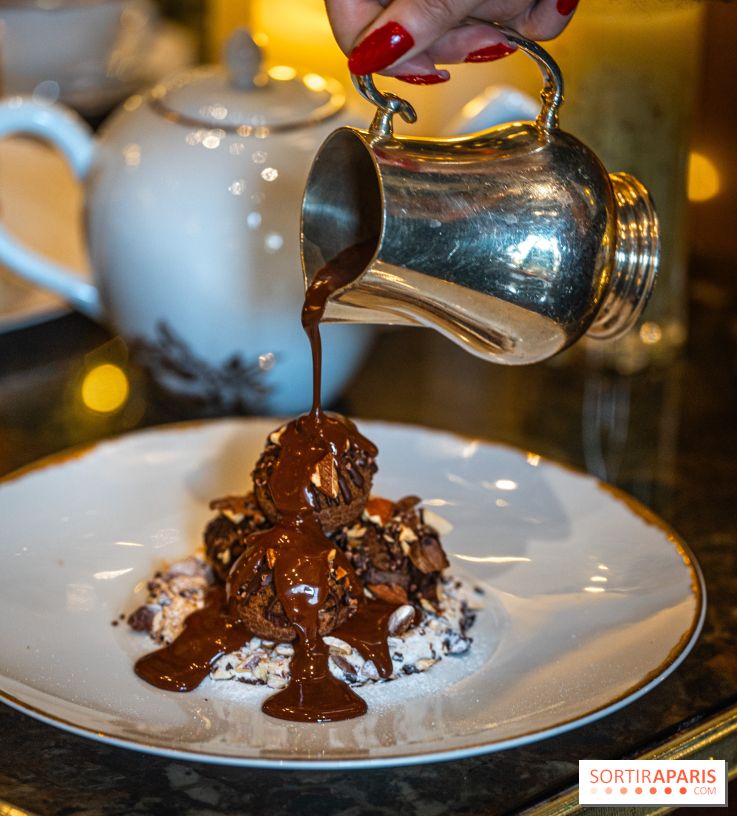 Le salon de thé de Noël du George V pour une pause gourmande - les photos - profiteroles chocolat