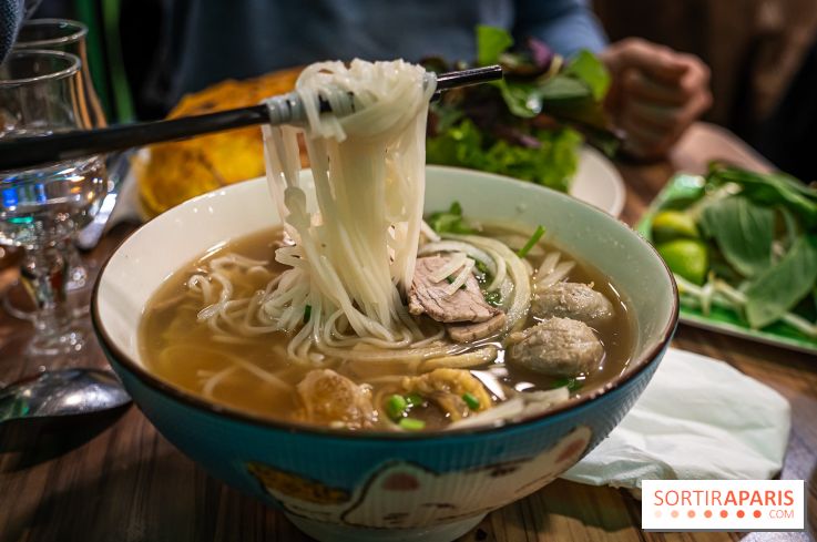 Pho Bom, le restaurant vietnamien, temple du pho et des nouilles Paris 13e -  pho bò đặc biệt