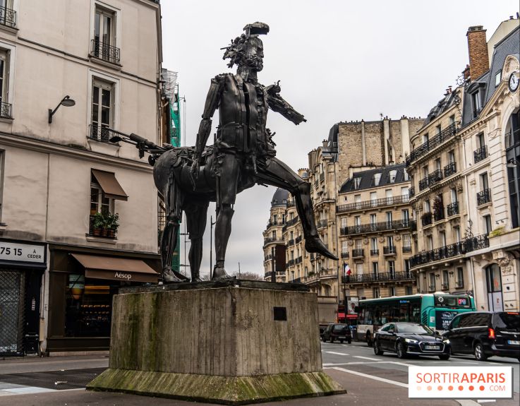 Le Centaure de César à Paris et sa statue de la Liberté miniature -  A7C0241