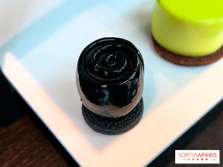 Quelque Part La Matière Brunch - Pâtisserie sésame noir