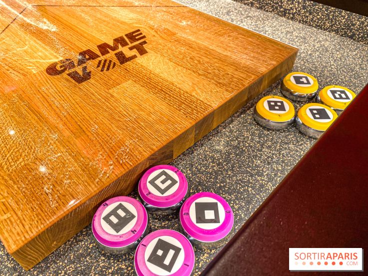 Pucks, l'enseigne de shuffleboard à Poissonnière - IMG 4428