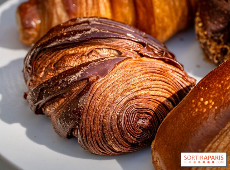 La boulangerie de Christophe Louie lance les nouvelle viennoiseries folles d'Anthony Nguyen - Pain au chocolat tout choco