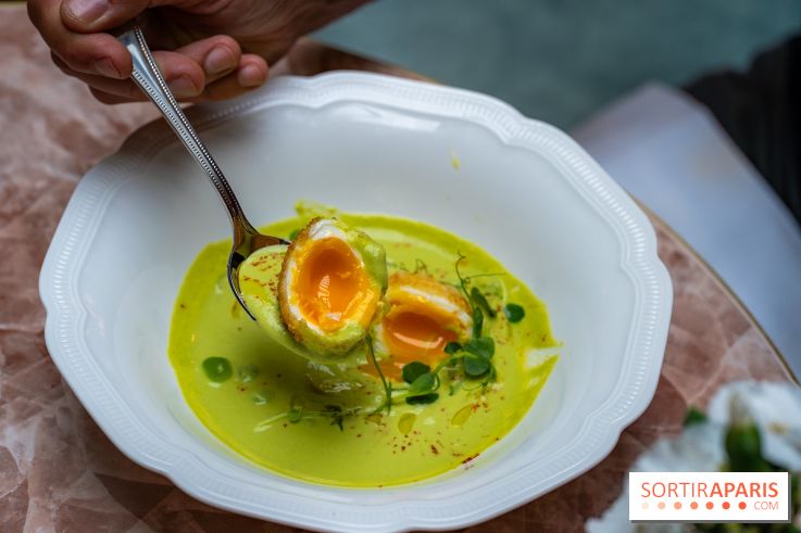 Frivole, restaurant festif, bar et terrasse cachée à Paris, les photos