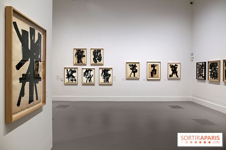 Pierre Soulages : nos photos de son exposition et de ses peintures sur papier à voir au Musée du Luxembourg