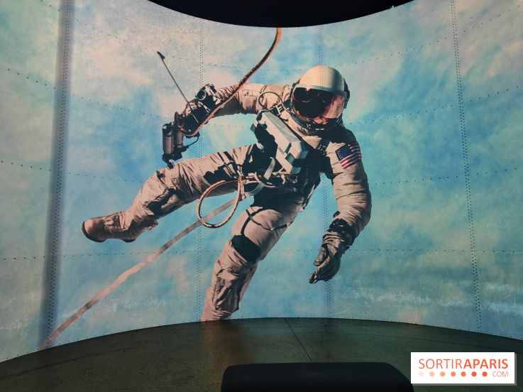 Destination Lune : un voyage immersif dans les étoiles à l'Atelier des Lumières - photos - fotor 1758652317168