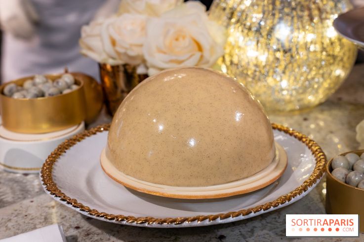 Les bûches et créations de Noël et fêtes de Ladurée 2025