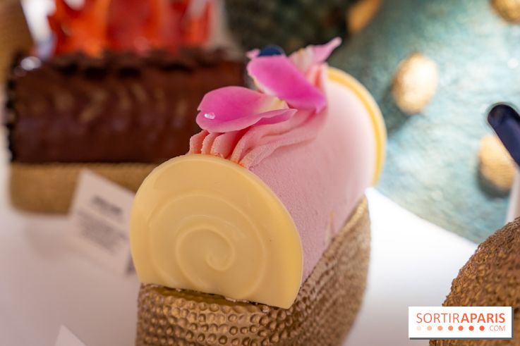 Bûches de Noël et créations de fête 2025 de Pierre Hermé : les Abysses