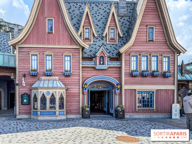 World of Frozen - Arendelle Boutique