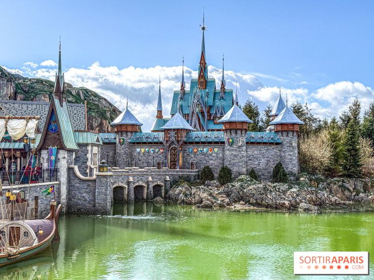 World of Frozen - chateau