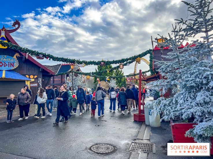 Noël au Parc Astérix 2025, patinoire et marché de Noël  - IMG 7395