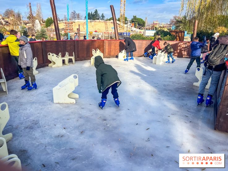 Noël au Parc Astérix 2025, patinoire et marché de Noël  - IMG 7526