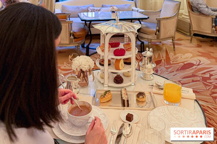 Noël 2025 au Plaza Athénée : tea time festif en famille, patinoire enchantée et chalet-raclette - IMG 4306