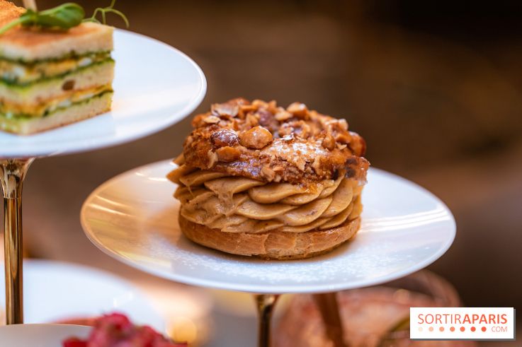 Le tea time Emily in Paris de l'Hôtel du Louvre - A7C04054