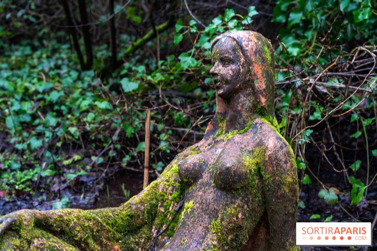 La source de l'Yvette : une statue mystérieuse dans les Yvelines