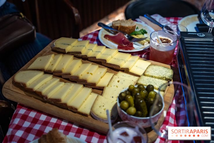Mama ski club au Mama Shelter La Défense, raclette et Mont d'Or - A7C05480