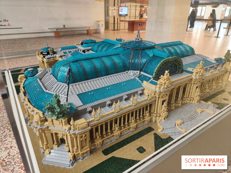 Insolite : assistez au montage en live d'une maquette LEGO du Grand Palais