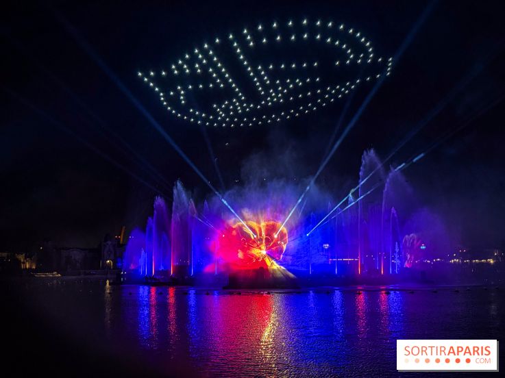 Disneyland Paris : Disney Cascade of Lights, le spectacle nocturne sur Adventure Bay