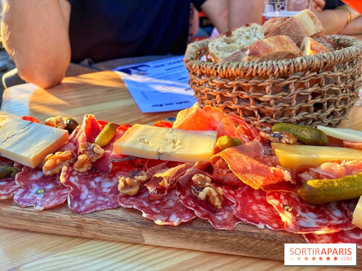 Une péniche-guinguette dédiée à l'apéro sur les quais de Seine  - IMG 4876